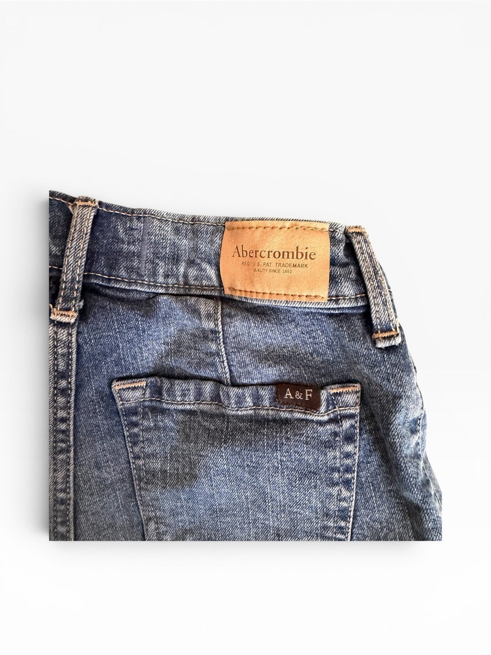Abercrombie & Fitch ‘mini mom’ high-rise, Blue Rolled-Hem Denim Shorts - GIRLS - Picture 3 of 3